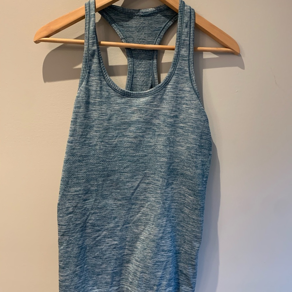 speckled blue grey lululemon tank top!!